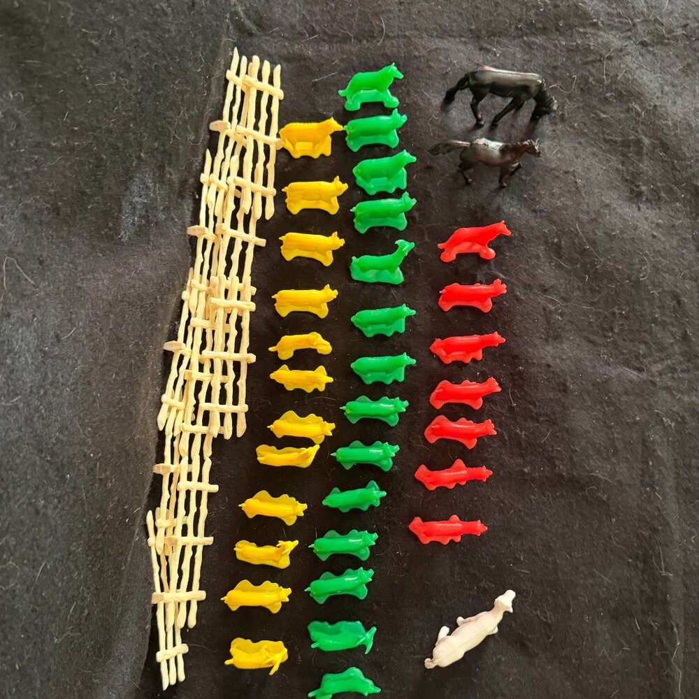 🎉Fall Sale🎉46 - Vintage Plastic Farm Animals/Fences - Picture 6 of 7